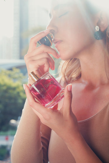 HOW TO PICK THE PERFECT SUMMER PERFUME